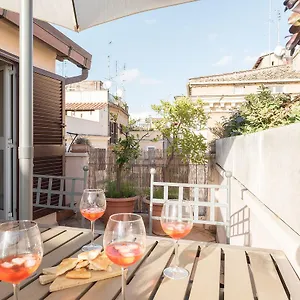 Penthouse With Terrace In The Heart Of , Rome Italy